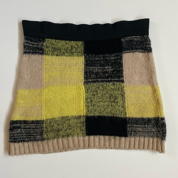 Tartán Plaid Sweater Set from Patricia Fields - Picture 6 of 6